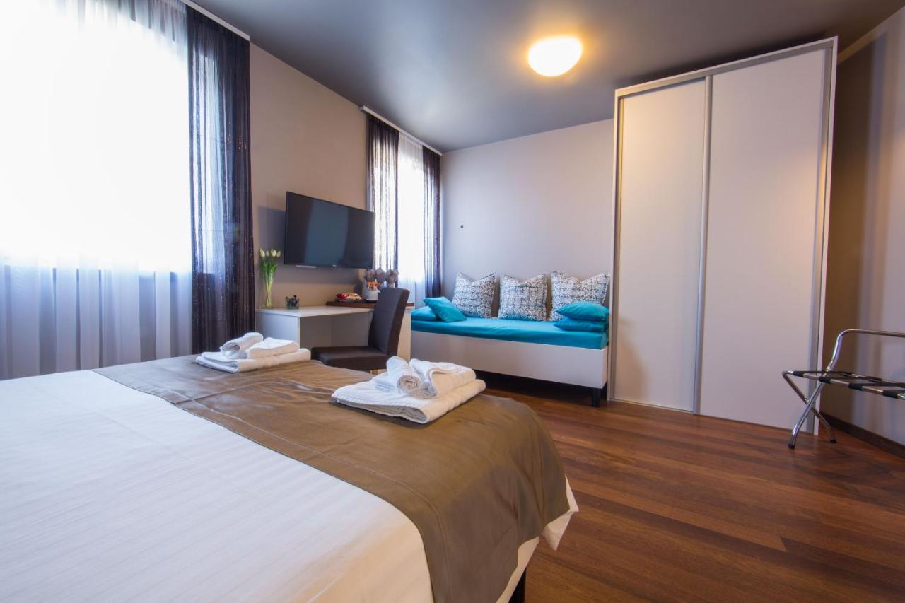Luxury Rooms Silente Bacvice 2 Split Exterior photo